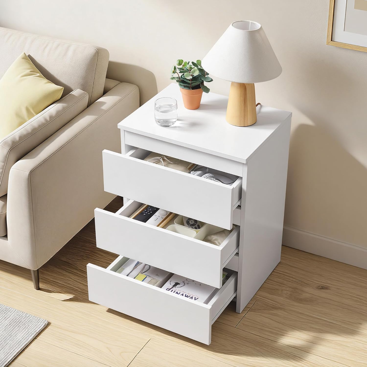 طاولة جانبية صغيرة بثلاثة أدرا - مراجعة Drawer Dresser White وسعره