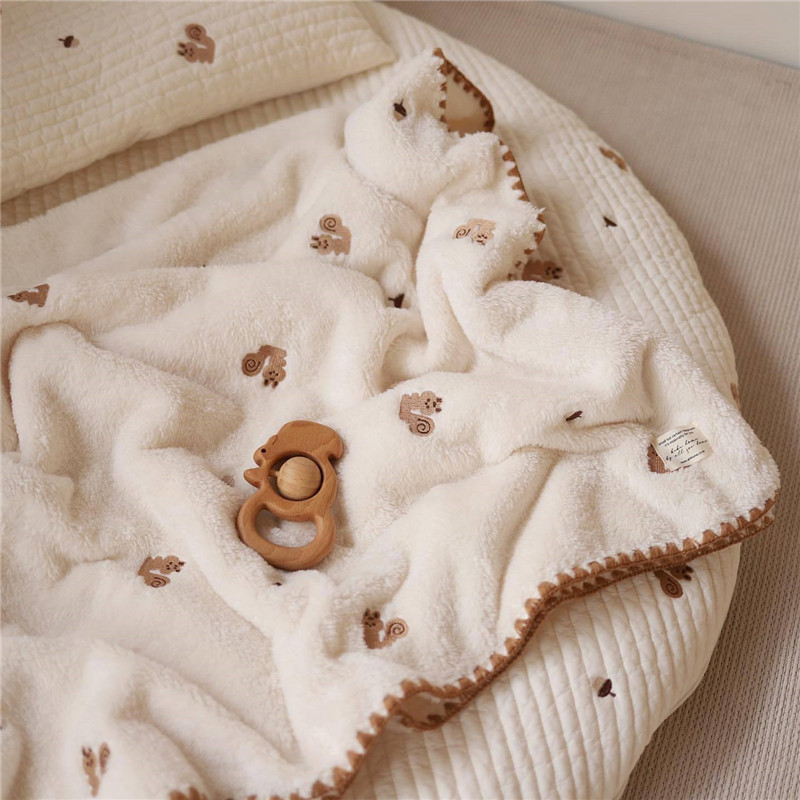الشتاء الطفل البطانيات الوليد  - مراجعة Baby Girl Nursery Quilt وسعره